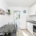 דירה Alojzija - Srednji First Floor - Mpolo מדולין