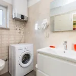 Alojzija - Srednji First Floor - Mpolo דירה