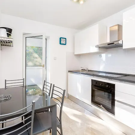 Apartment Alojzija - Srednji First Floor - Mpolo Medulin