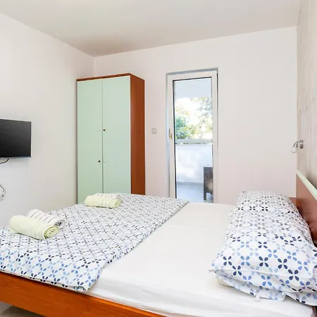 Alojzija - Srednji First Floor - Mpolo *