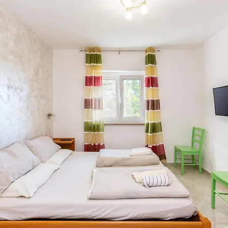 Alojzija - Srednji First Floor - Mpolo Apartment