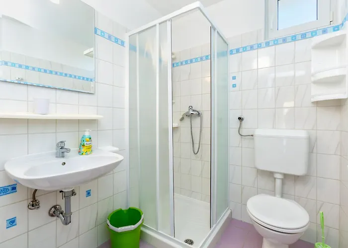 Alojzija - Srednji First Floor - Mpolo * Medolino