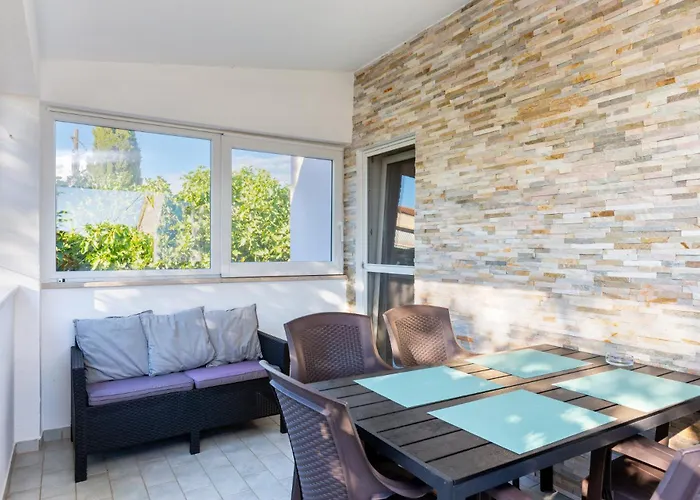 Alojzija - Srednji First Floor - Mpolo Appartamento